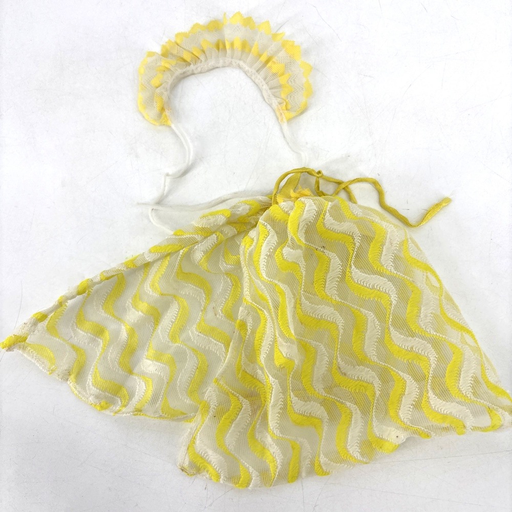 Vintage 1978 Barbie Pretty Changes Yellow Lace Cape‎ & Scarf Collar #2598
